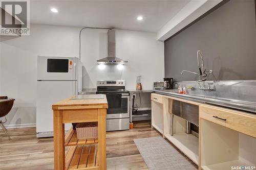 507 Crystal Court, Warman, SK - Indoor Photo Showing Kitchen