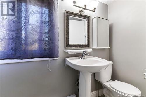 661-663 Gaudet Street, Dieppe, NB - Indoor Photo Showing Bathroom