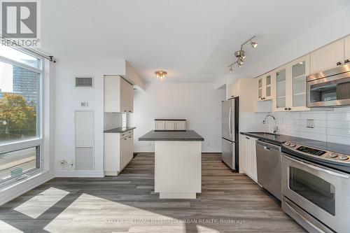 318 - 600 Fleet Street, Toronto, ON - Indoor Photo Showing Kitchen With Upgraded Kitchen