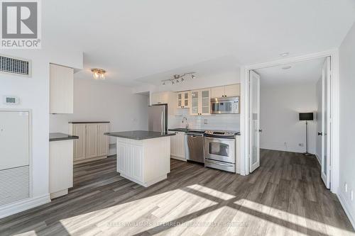 318 - 600 Fleet Street, Toronto, ON - Indoor Photo Showing Kitchen