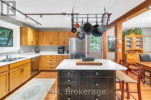 1047 Sands Road, Muskoka Lakes, ON - Indoor Photo Showing Kitchen With Double Sink