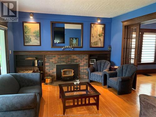 82 Robertson Avenue, Chatham, ON - Indoor Photo Showing Living Room With Fireplace