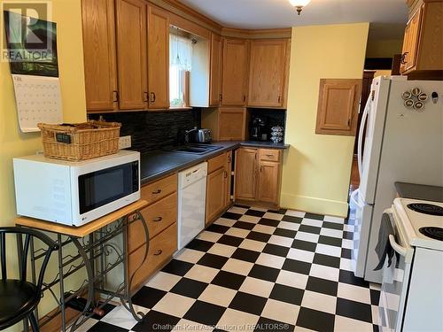 82 Robertson Avenue, Chatham, ON - Indoor Photo Showing Kitchen