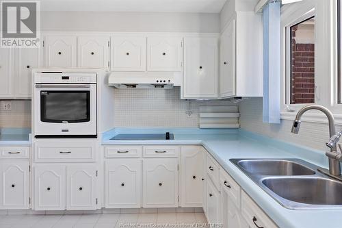 3585 Huntington, Windsor, ON - Indoor Photo Showing Kitchen With Double Sink