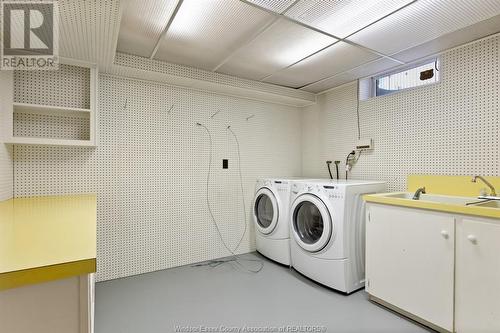 3585 Huntington, Windsor, ON - Indoor Photo Showing Laundry Room