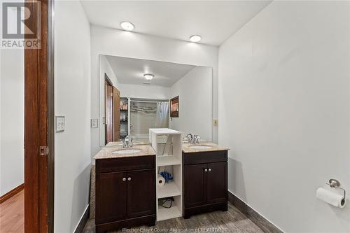 2617 Gesto Road, Essex, ON - Indoor Photo Showing Bathroom