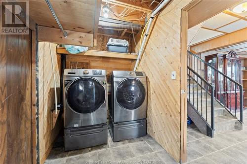 2617 Gesto Road, Essex, ON - Indoor Photo Showing Laundry Room