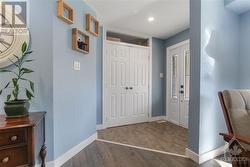 Large foyer - 