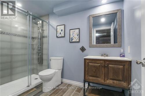 388 Haileybury Crescent, Ottawa, ON - Indoor Photo Showing Bathroom