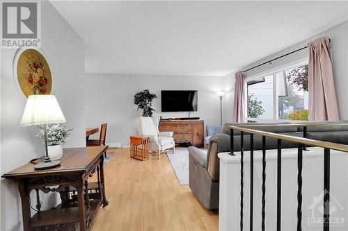 Bright Living Room - 45B Forester Crescent, Ottawa, ON - Indoor