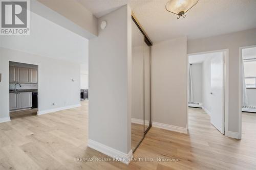 422 - 10 Sunrise Avenue, Toronto, ON - Indoor Photo Showing Other Room