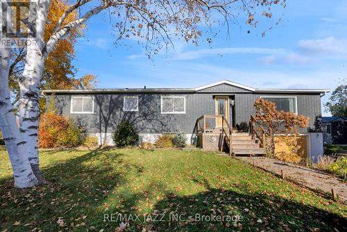 7 Fenelon Way, Kawartha Lakes (Lindsay), ON - Outdoor