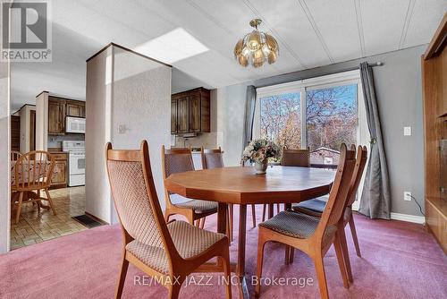 7 Fenelon Way, Kawartha Lakes (Lindsay), ON - Indoor Photo Showing Dining Room