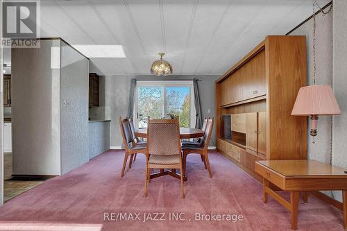 7 Fenelon Way, Kawartha Lakes (Lindsay), ON - Indoor Photo Showing Dining Room