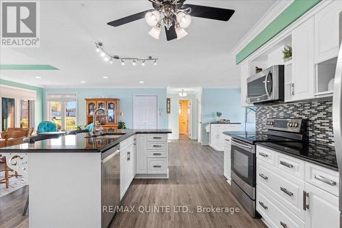 511 Frankford-Stirling Road, Quinte West, ON - Indoor Photo Showing Kitchen With Upgraded Kitchen