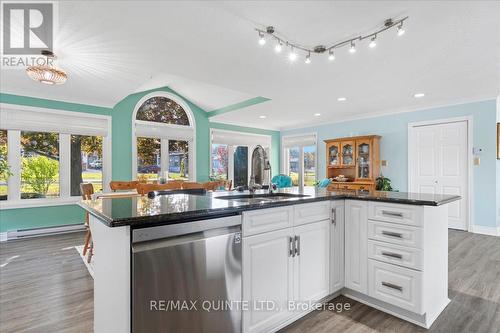 511 Frankford-Stirling Road, Quinte West, ON - Indoor Photo Showing Kitchen With Upgraded Kitchen