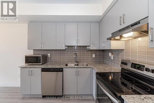 22 - 39 John Perkins Bull Drive, Toronto, ON - Indoor Photo Showing Kitchen With Upgraded Kitchen