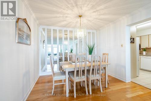 105 - 5280 Lakeshore Road, Burlington, ON - Indoor Photo Showing Dining Room