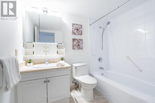 105 - 5280 Lakeshore Road, Burlington, ON - Indoor Photo Showing Bathroom