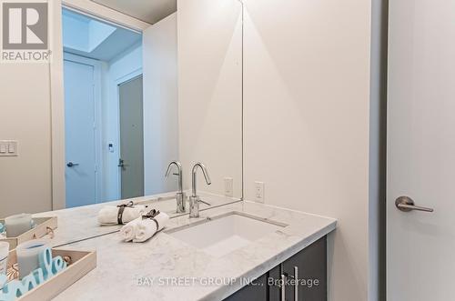 106 - 39 Queens Quay E, Toronto, ON - Indoor Photo Showing Bathroom