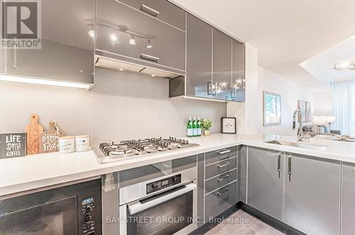 106 - 39 Queens Quay E, Toronto, ON - Indoor Photo Showing Kitchen