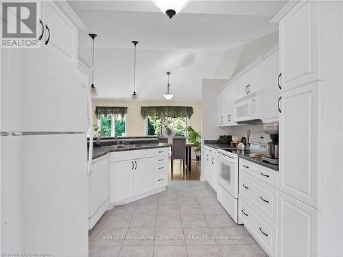 36 Sea Breeze Drive, Norfolk, ON - Indoor Photo Showing Kitchen