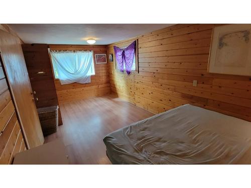 412 Richie Road, Clearwater, BC - Indoor Photo Showing Bedroom