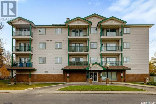 202 205 Mcintyre Street N, Regina, SK - Outdoor With Balcony With Facade