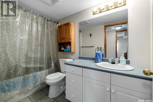 202 205 Mcintyre Street N, Regina, SK - Indoor Photo Showing Bathroom