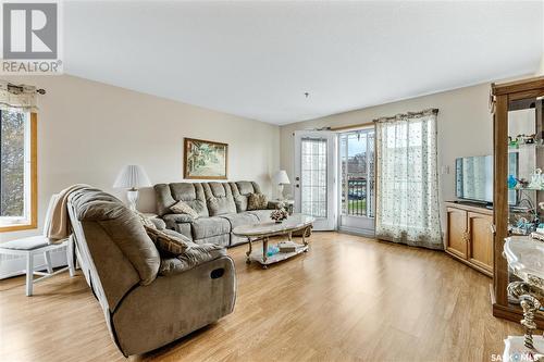 202 205 Mcintyre Street N, Regina, SK - Indoor Photo Showing Living Room