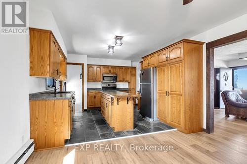 905 Blueline Road, Norfolk, ON - Indoor Photo Showing Kitchen