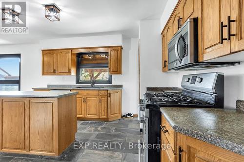 905 Blueline Road, Norfolk, ON - Indoor Photo Showing Kitchen