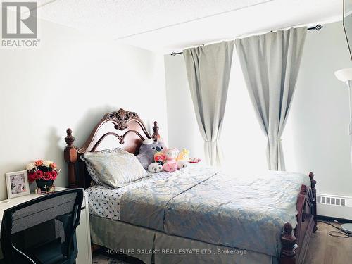 213 - 2 Glamorgan Avenue, Toronto, ON - Indoor Photo Showing Bedroom