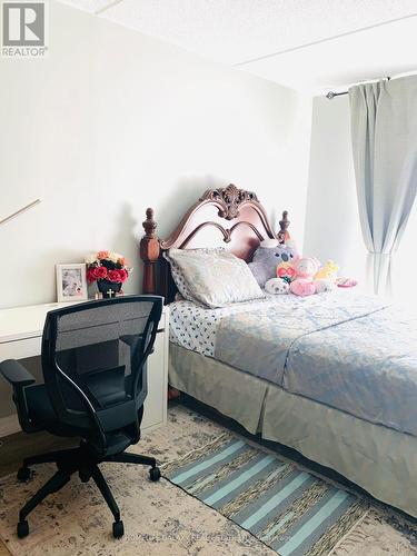 213 - 2 Glamorgan Avenue, Toronto, ON - Indoor Photo Showing Bedroom