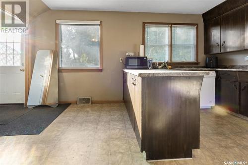 306/308 Cumberland Avenue S, Saskatoon, SK - Indoor Photo Showing Kitchen