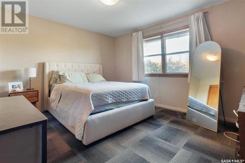 306/308 Cumberland Avenue S, Saskatoon, SK - Indoor Photo Showing Bedroom