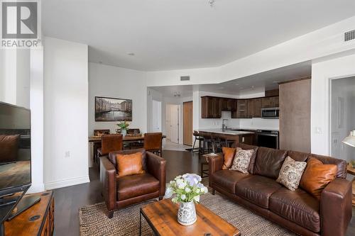 969 Queen St E # 403, Sault Ste. Marie, ON - Indoor Photo Showing Living Room