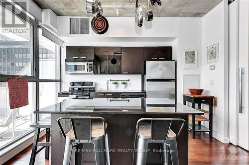 1004 - 179 George Street, Ottawa, ON - Indoor Photo Showing Kitchen