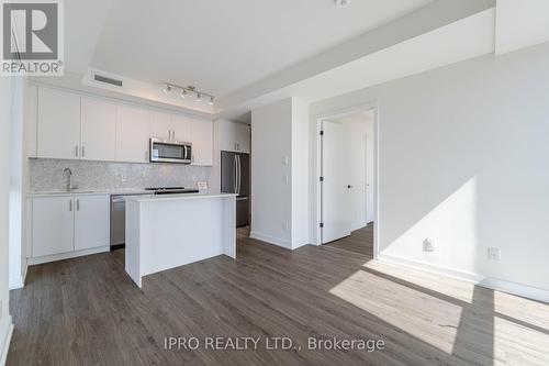 414 - 335 Wheat Boom Drive, Oakville, ON - Indoor Photo Showing Kitchen