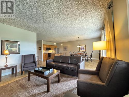 400 Bighorn Boulevard Unit# 416A, Radium Hot Springs, BC - Indoor Photo Showing Living Room