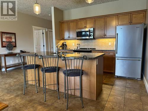 400 Bighorn Boulevard Unit# 416A, Radium Hot Springs, BC - Indoor Photo Showing Kitchen