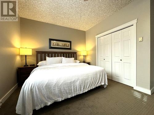 400 Bighorn Boulevard Unit# 416A, Radium Hot Springs, BC - Indoor Photo Showing Bedroom