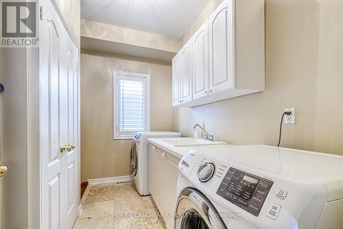 9 Chantilly Crescent, Richmond Hill, ON - Indoor Photo Showing Laundry Room