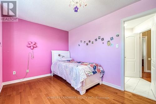 9 Chantilly Crescent, Richmond Hill, ON - Indoor Photo Showing Bedroom