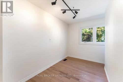 106 Simcoe Street E, Hamilton, ON - Indoor Photo Showing Other Room