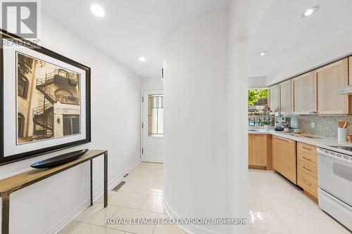 134 Dupont Street, Toronto, ON - Indoor Photo Showing Kitchen