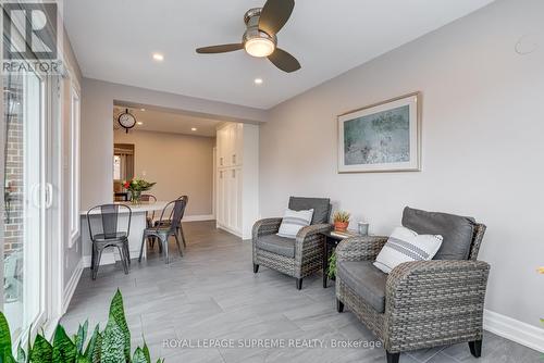 1468 Goldmar Drive, Mississauga, ON - Indoor Photo Showing Living Room