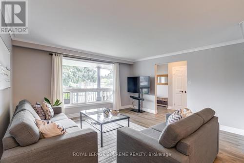 1468 Goldmar Drive, Mississauga, ON - Indoor Photo Showing Living Room