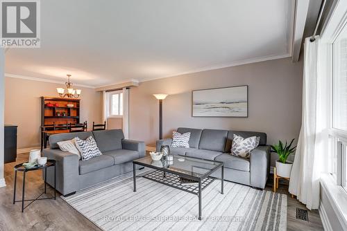 1468 Goldmar Drive, Mississauga, ON - Indoor Photo Showing Living Room