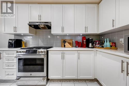 30 Ingleside Street, Vaughan, ON - Indoor Photo Showing Kitchen